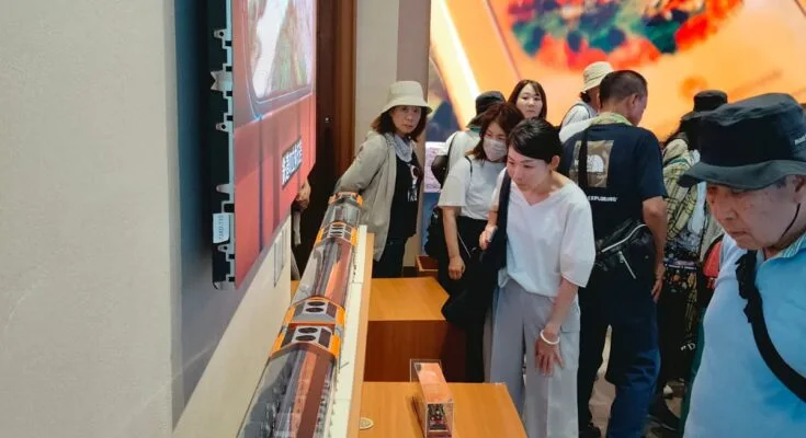 Osaka World Expo 2025: जापान के ओसाका में वर्ल्ड एक्सपो में भारतीय रेलवे की धाक, वंदे भारत और चिनाब ब्रिज बने आकर्षण का केंद्र 3 IMG 20250709 WA0030