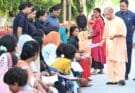 CM Yogi Janata Darshan: सीएम योगी ने गोरखनाथ मंदिर में लगातार दूसरे दिन आयोजित ‘जनता दर्शन’ में 200 लोगों की सुनी समस्याएं